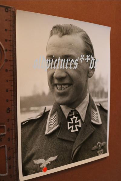 Pressefoto 17,5x12,5  Oberfeldwebel Otto Meyer - Kampfgeschwader im Osten